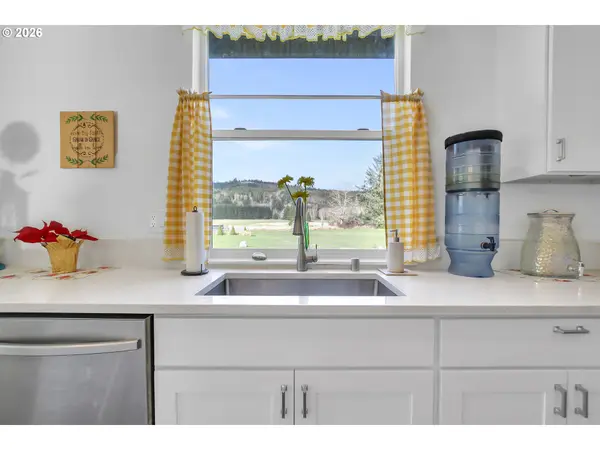 30 NATURE LOOP, Cathlamet, WA 98612