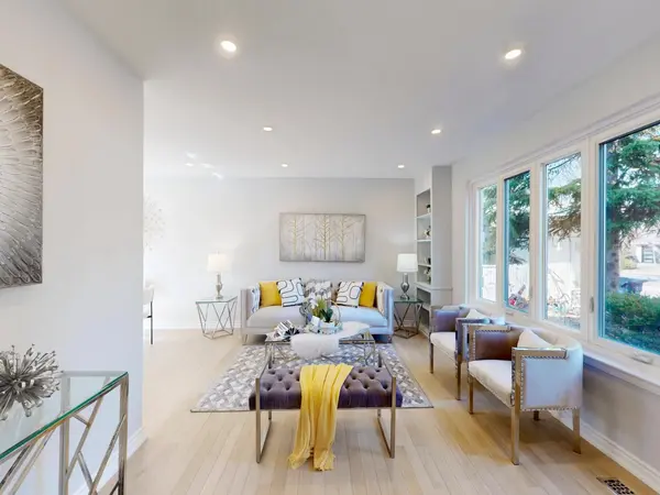 17 Ferbane PL, Toronto C15, ON M2J 1Y7