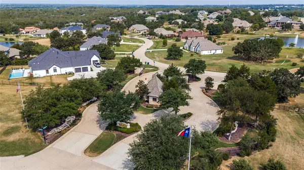 1810 Woodland Drive, Cross Roads, TX 76227