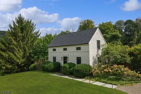 2 Schoolhouse Lane, Tewksbury Twp., NJ 08833