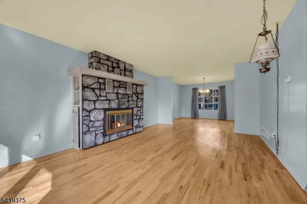 25 Greenwich Rd, Edison Twp., NJ 08820