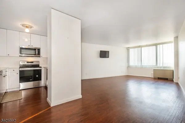 1 Claridge Drive #300, Verona Twp., NJ 07044