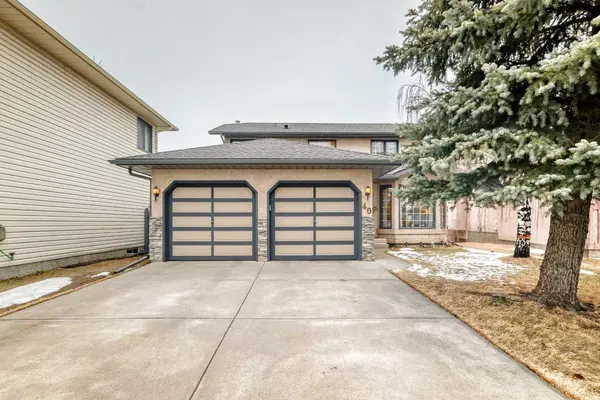 40 Harvest Glen Mews NE, Calgary, AB T3K 4C2