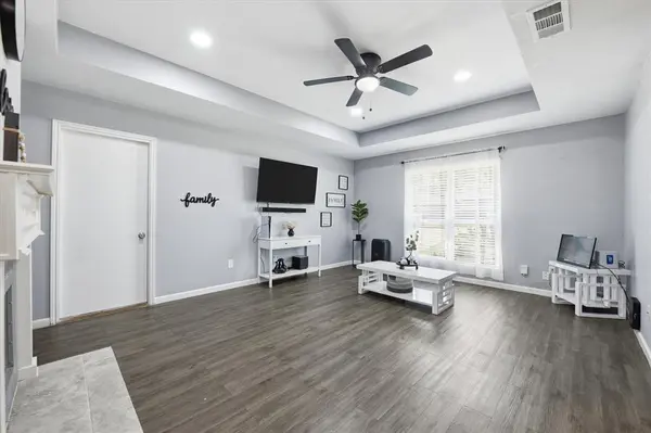 1728 S Bent Tree Trail, Grand Prairie, TX 75052