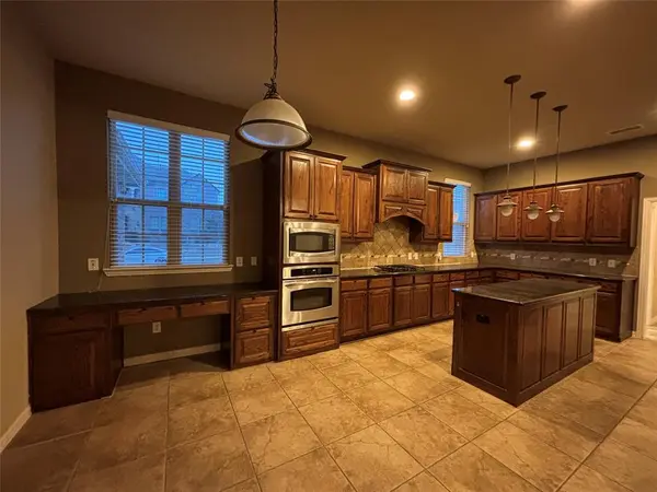 7812 Edgeglen Trail, Sachse, TX 75048