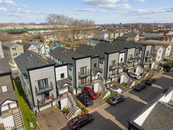 735 Seaport Dr #2, Elizabeth City, NJ 07201