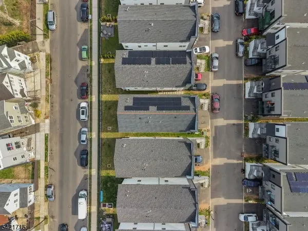 735 Seaport Dr #2, Elizabeth City, NJ 07201