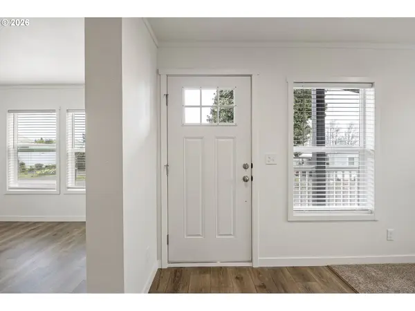 631 E ELLENDALE AVE #206, Dallas, OR 97338