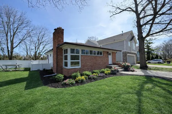 2051 Avondale ST, Sylvan Lake, MI 48320