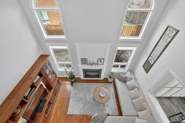 110 Birkshire DR, Aurora, ON L4G 7R6