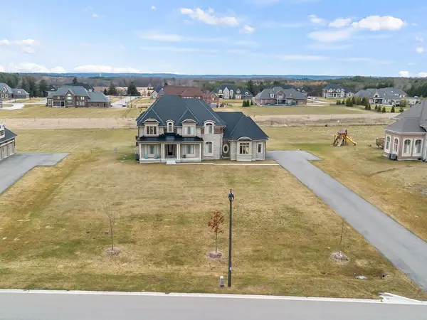 255 Amos DR, Caledon, ON L7E 4L7