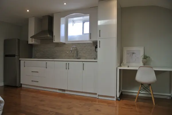 1088 Pearson DR, Oakville, ON L6H 2A8