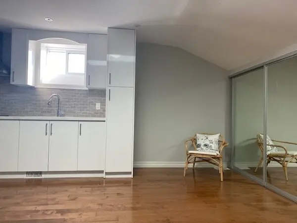 1088 Pearson DR, Oakville, ON L6H 2A8