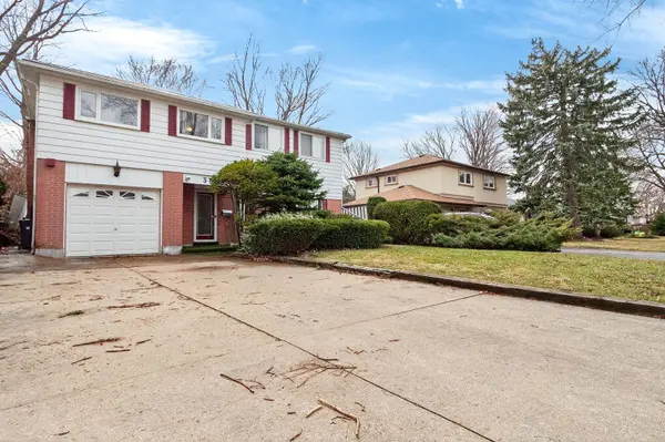 3626 Fieldgate DR, Mississauga, ON L4X 2J7