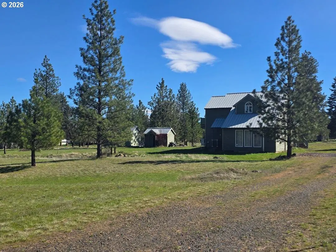 271 S FAIRWAY  A RD, Tygh Valley, OR 97063