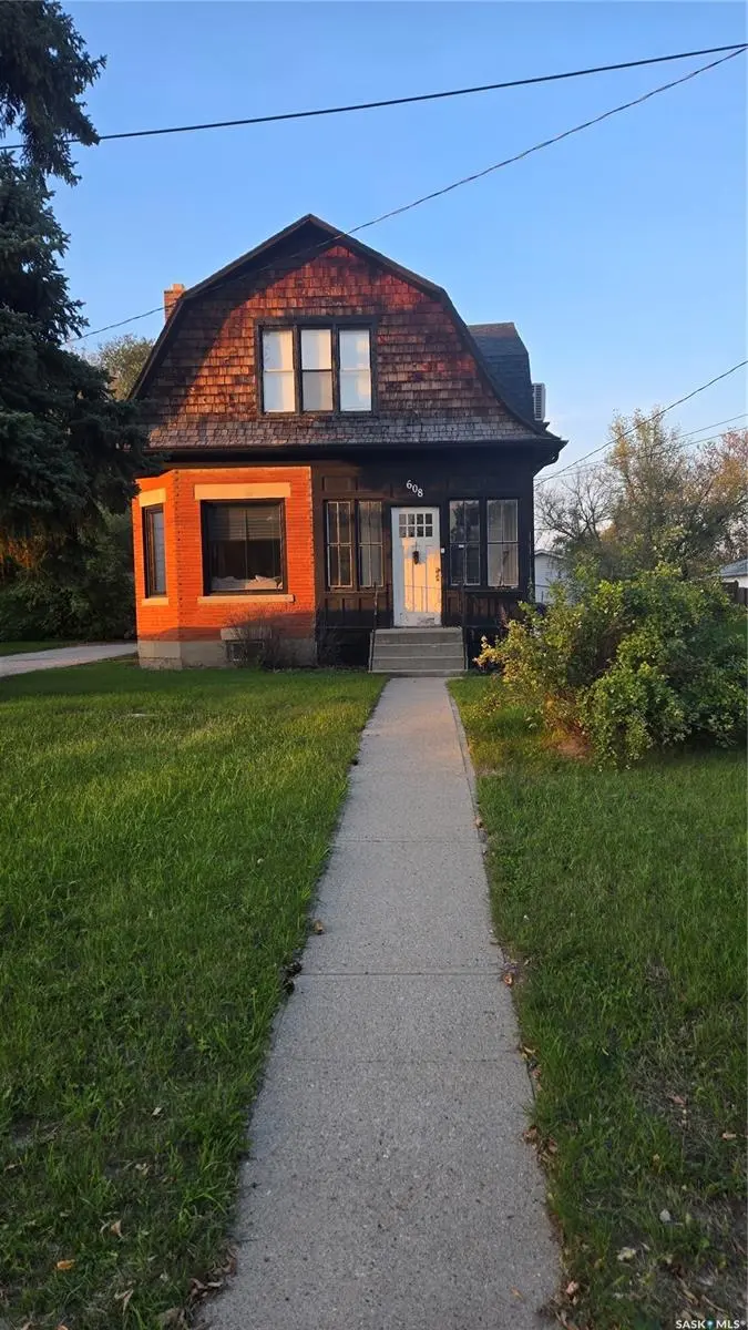 608 Walsh AVENUE, Oxbow, SK S0C 2B0