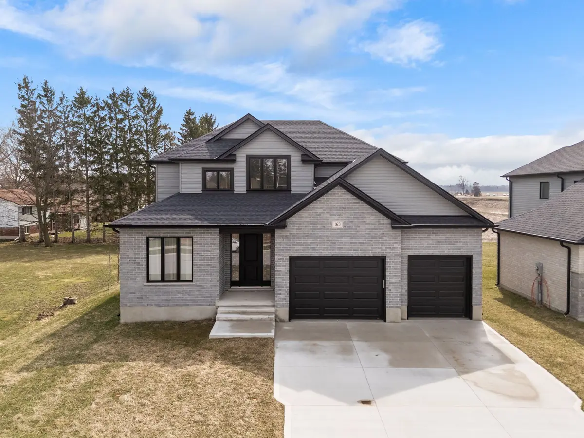 163 Mcleod ST, North Middlesex, ON N0M 2K0