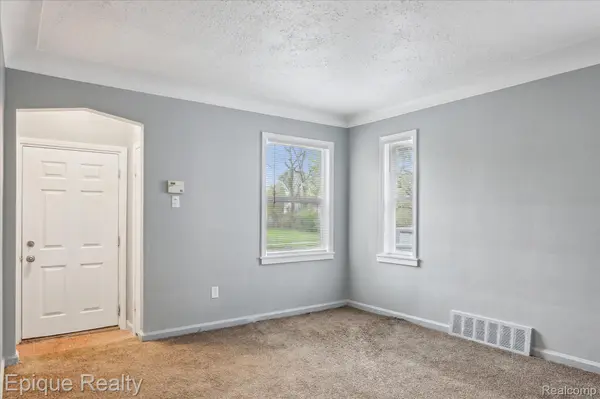 15716 Patton ST, Detroit, MI 48223