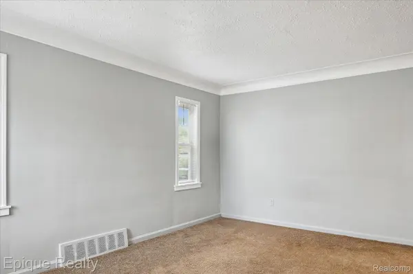 15716 Patton ST, Detroit, MI 48223