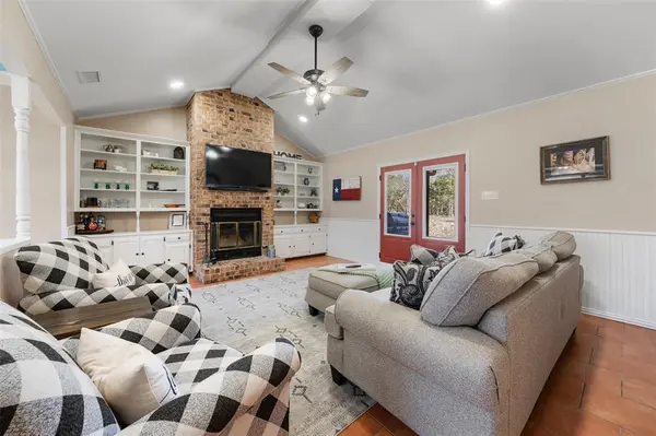 162 Highridge Drive, Bruceville, TX 76630