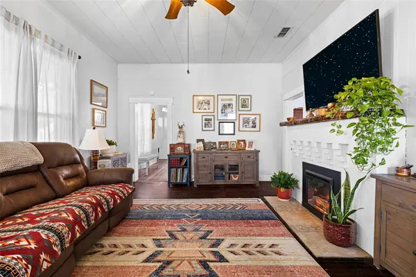 217 N Montgomery Street, Gilmer, TX 75644