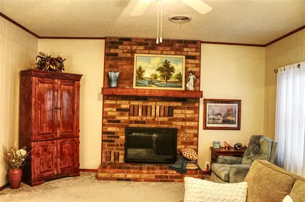 132 N Jacobs Street, Albany, TX 76430