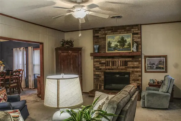 132 N Jacobs Street, Albany, TX 76430