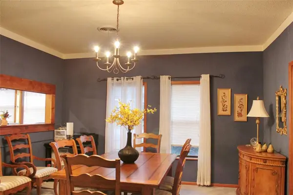 132 N Jacobs Street, Albany, TX 76430