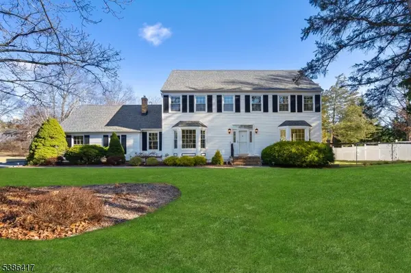 4 Westminster Dr, Clinton Twp., NJ 08801