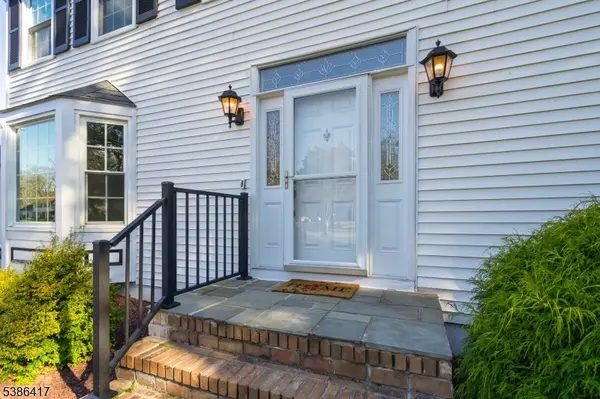 4 Westminster Dr, Clinton Twp., NJ 08801