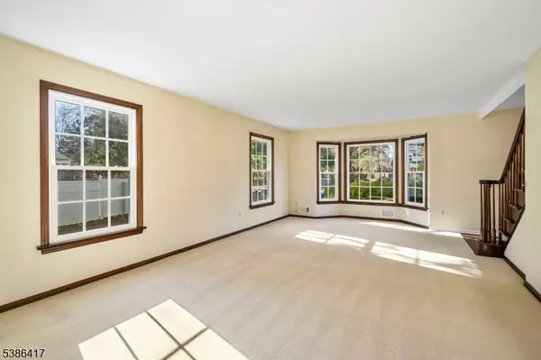 4 Westminster Dr, Clinton Twp., NJ 08801