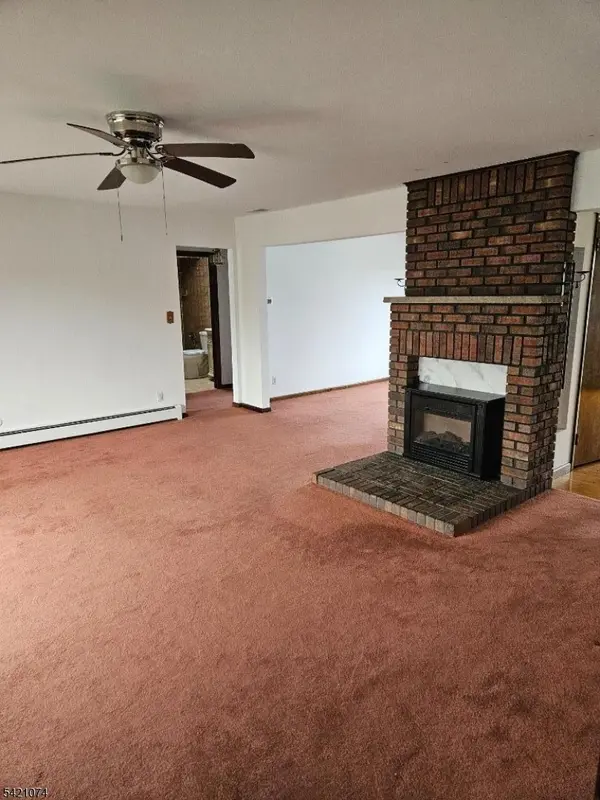 11 Alpine St, Garfield City, NJ 07026