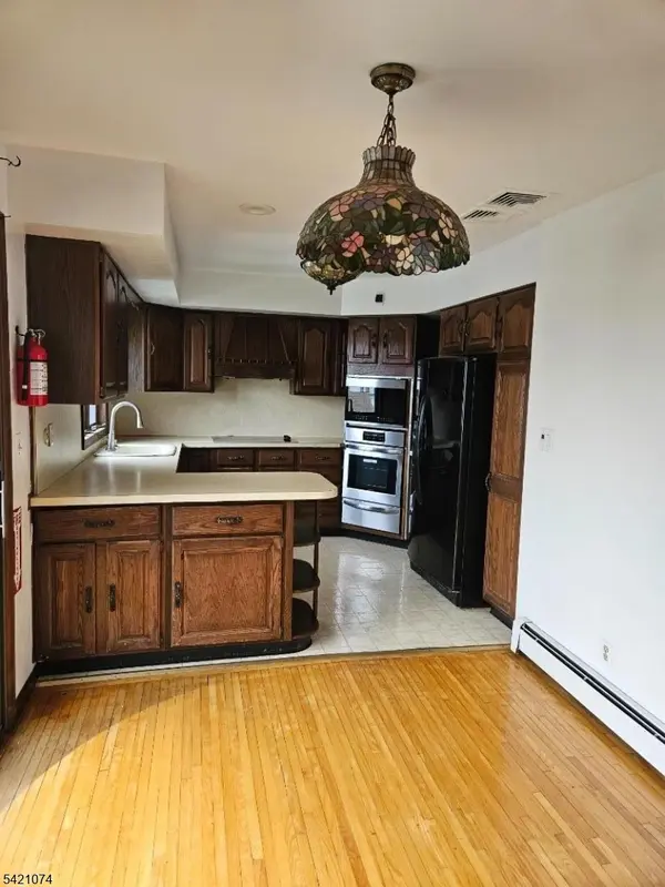 11 Alpine St, Garfield City, NJ 07026