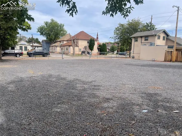 825 Greenwood ST, Pueblo, CO 81003