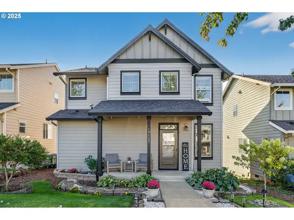 19135 VILLAGE BLVD, Sandy, OR 97055