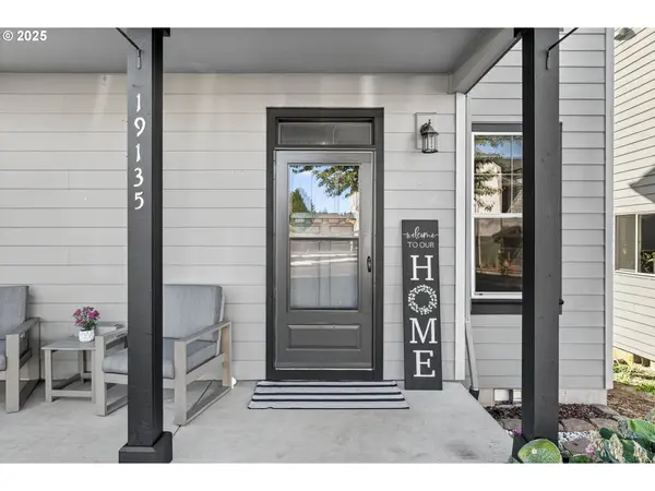 19135 VILLAGE BLVD, Sandy, OR 97055