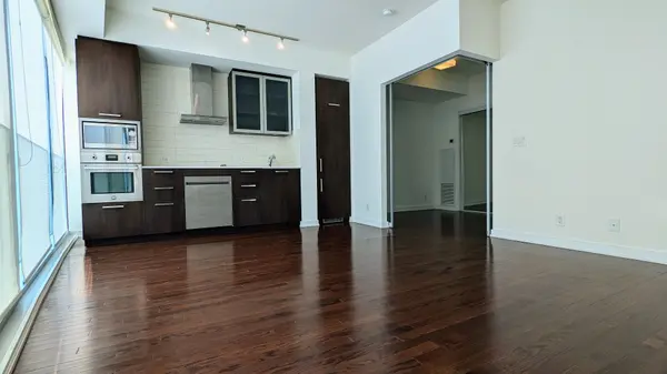 14 York ST #3306, Toronto C01, ON M5J 0B1