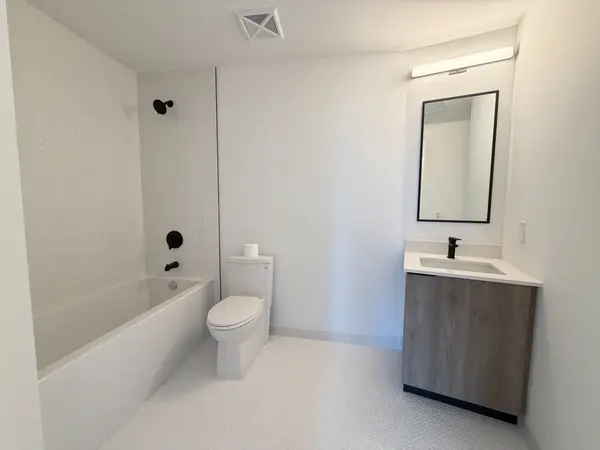 1635 MILITARY TRL #528, Toronto E10, ON M1C 1B2