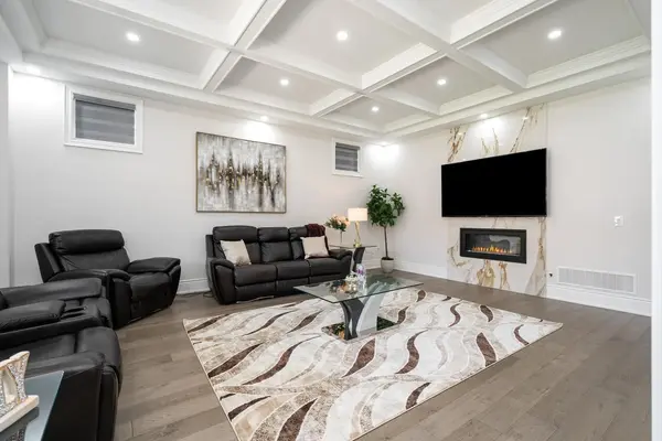 50 Appleyard AVE, Vaughan, ON L4H 4N3