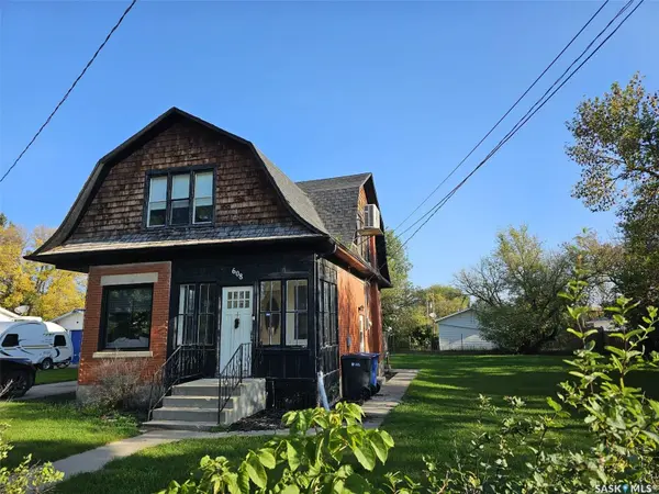 608 Walsh AVENUE, Oxbow, SK S0C 2B0