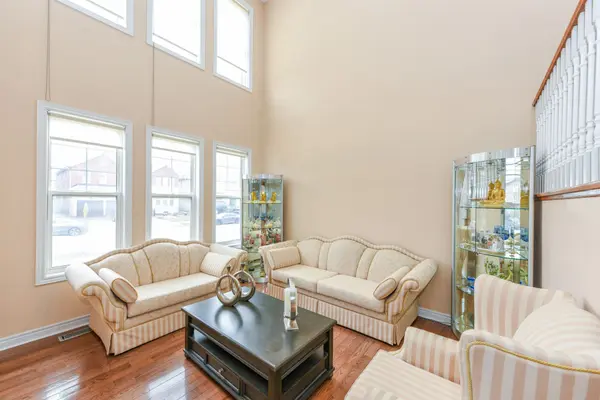 24 Jacksonville DR, Brampton, ON L6P 2Z3