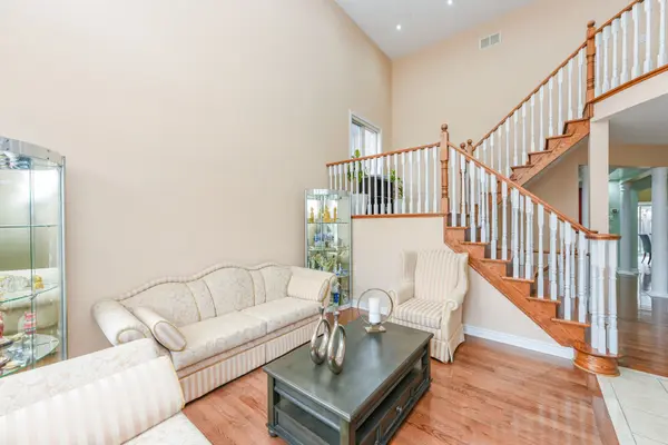 24 Jacksonville DR, Brampton, ON L6P 2Z3