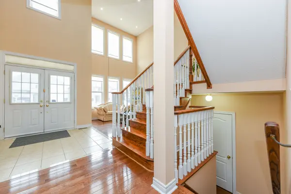 24 Jacksonville DR, Brampton, ON L6P 2Z3