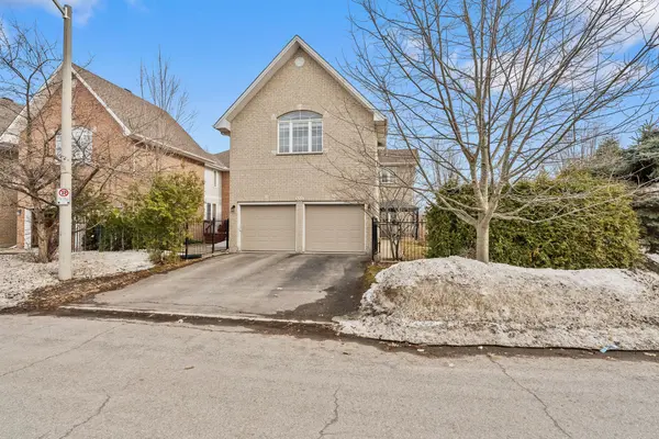 303 Parkin CIR, Blossom Park - Airport And Area, ON K1T 4G8