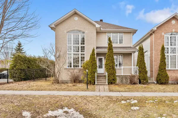 303 Parkin CIR, Blossom Park - Airport And Area, ON K1T 4G8