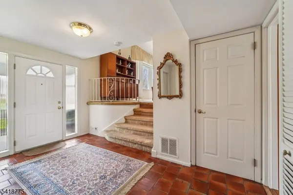 14 Eton Pl, Springfield Twp., NJ 07081