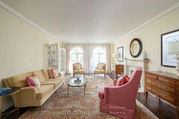 52 Berkindale DR, Toronto C12, ON M2L 1Z8