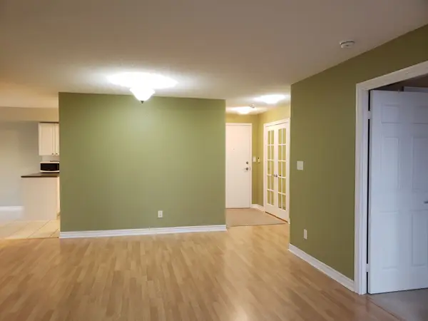 3880 Duke of York BLVD #415, Mississauga, ON L5B 4M7