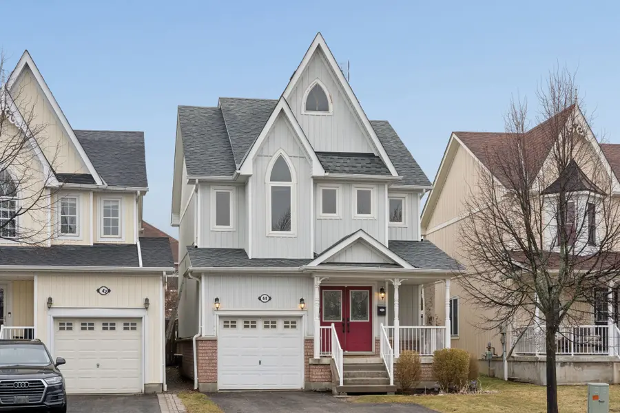 44 Cranborne CRES, Whitby, ON L1M 2M1