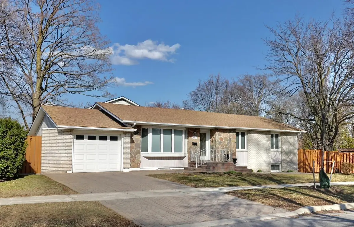 2617 Cushing RD, Mississauga, ON L5H 1X4